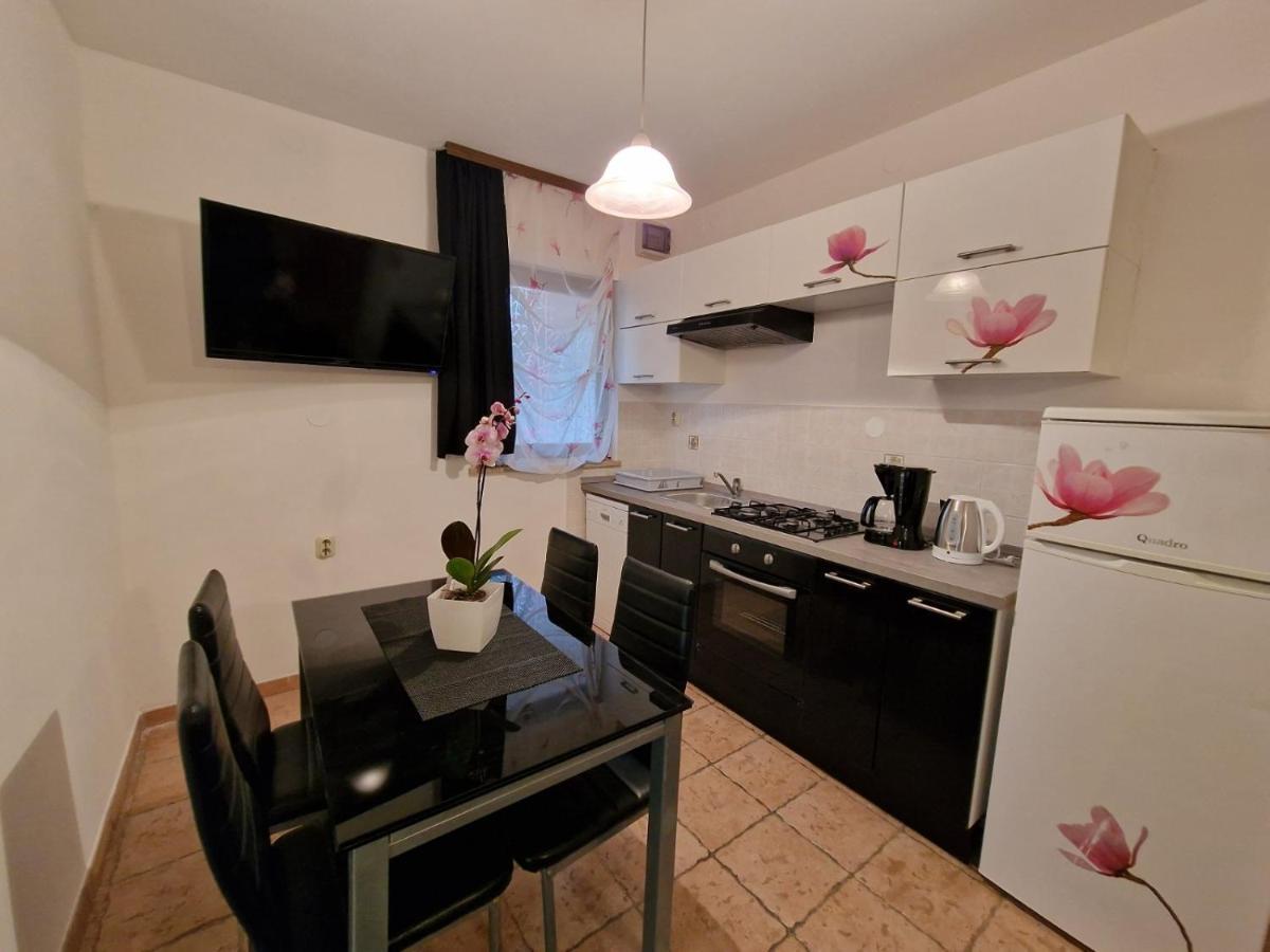 Apartman Sandro Motovun Bagian luar foto
